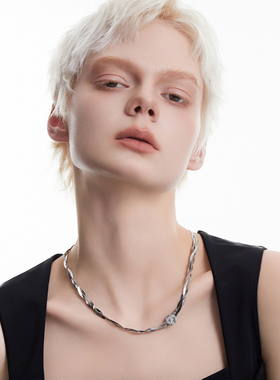 黛西法罗蝴蝶系列金色镶钻项链女款多层设计感轻奢锁骨链百搭饰品