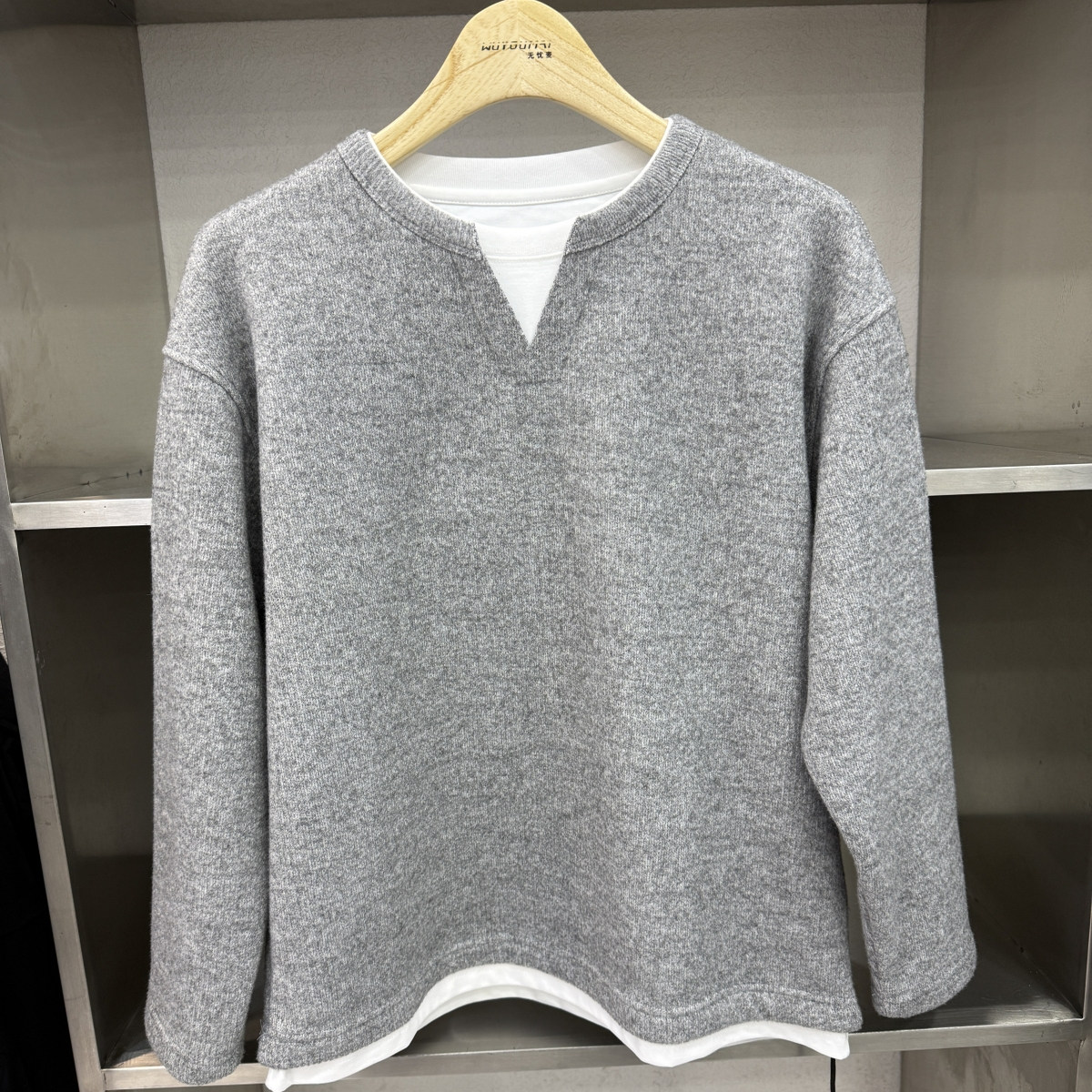 高街2025冬季新款美式宽松休闲V领假两件长袖加绒卫衣针织打底衫,淘宝优惠券,粉丝福利购,淘宝优惠卷