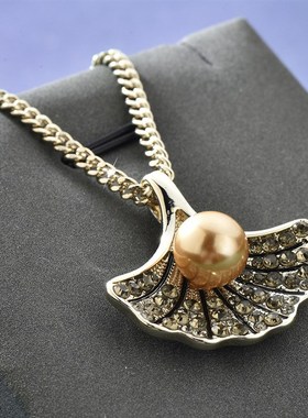 Scallop Pearl Necklace Women Autumn Winter Simple Coffee Gol