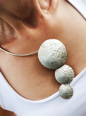 Minimalist Alloy Pendant Choker Versatile Abstract Circular