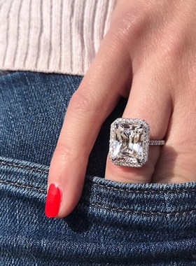 Fashionable Square Zirconia Proposal Ring for WomenSquare Zi