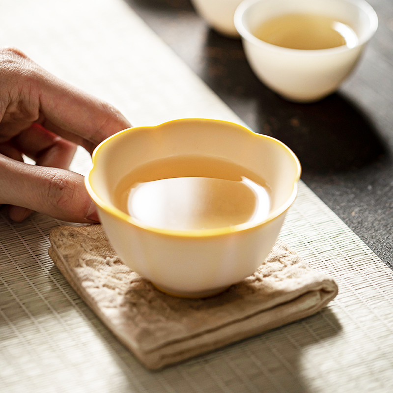 猪油冻黄色汝窑开片花朵茶杯品茗杯主人杯花瓣杯盏个人单杯花口杯 - 图0