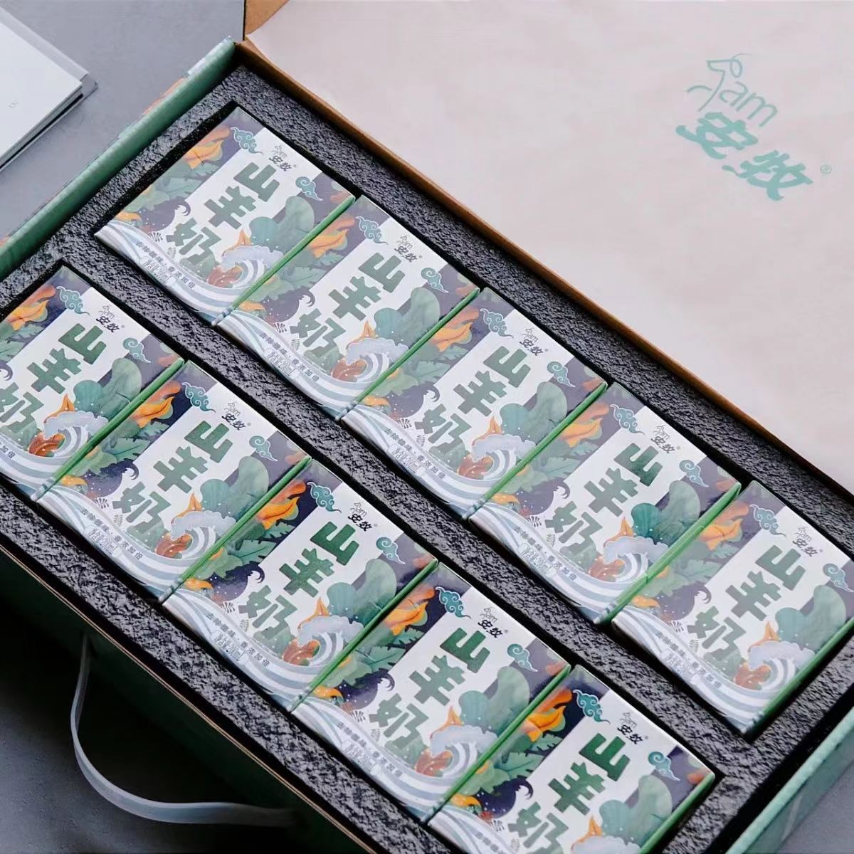 安牧山羊奶纯羊奶官方旗舰店羊奶鲜奶脱膻国产礼盒高蛋白儿童孕妇