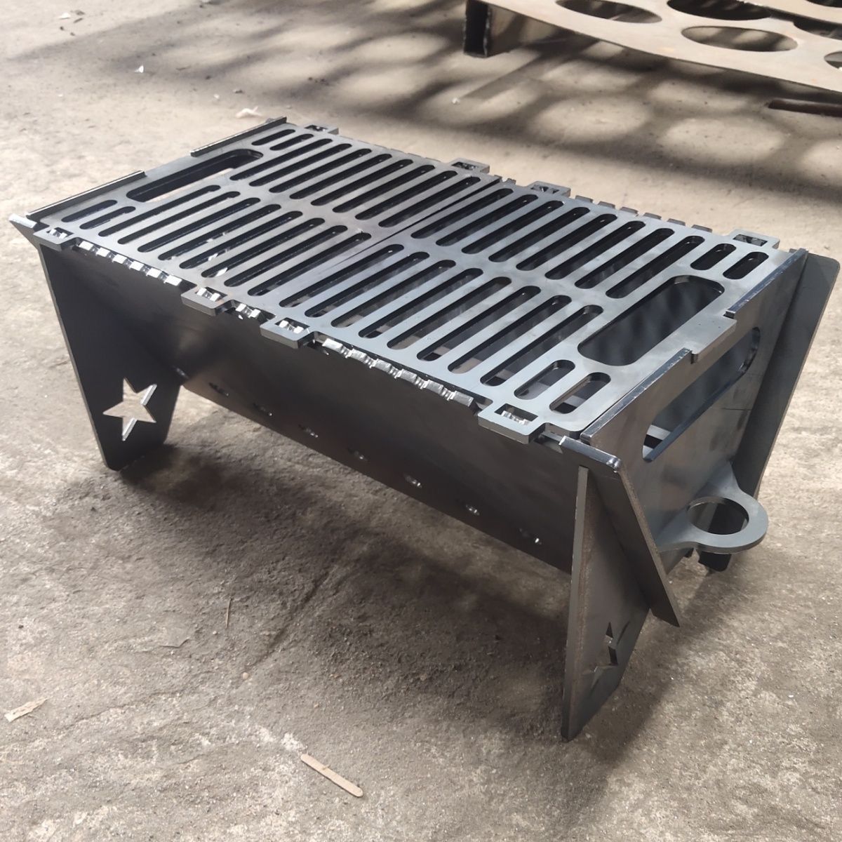 2025 new outdoor barbecue grill portable folding rack