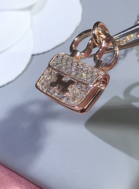 镀18K金送礼字母包镶满钻石项链