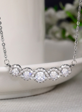 Necklace Elegant Beating Heart 5 Round Pendant Necklace