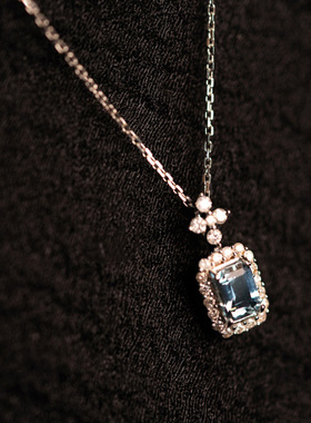Creative Perfume Bottle Navy Necklace French High Sense Ins