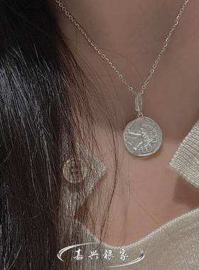 嘉兴银家s925纯银小众设计感哑光月亮吊坠女韩式复古简约圆牌项坠
