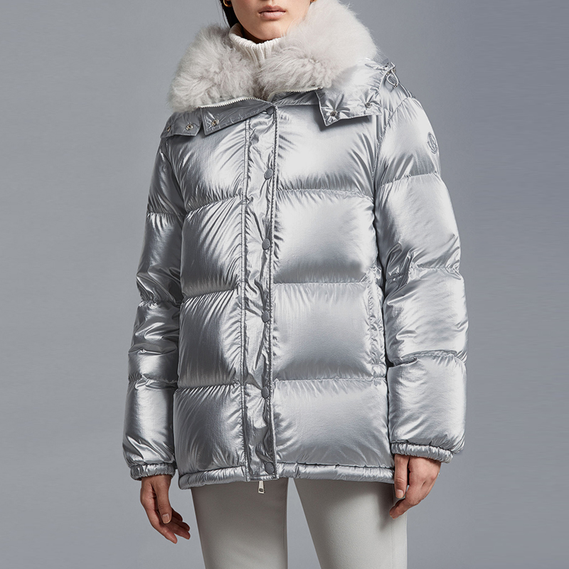 MONCLER 女士宽松版短款鹅绒羽绒服 H2 093 1A00106 53A3H