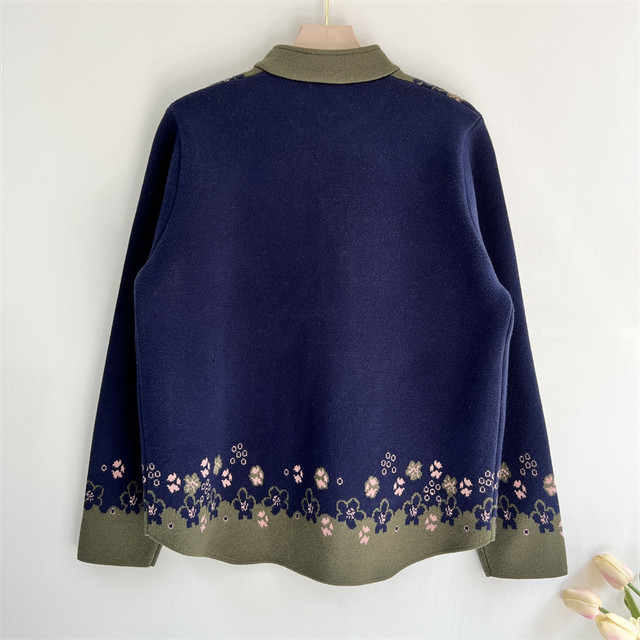 Guo Guiren's fashionable old lady's wool coat