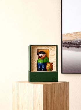 复古田园陶瓷农夫摆件收纳盒