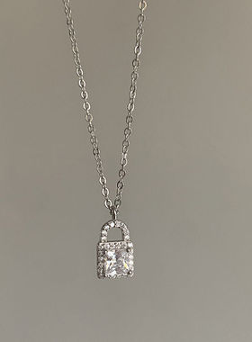 闪钻锁项链女气质高级大气新款网红设计感锁骨轻奢配饰品