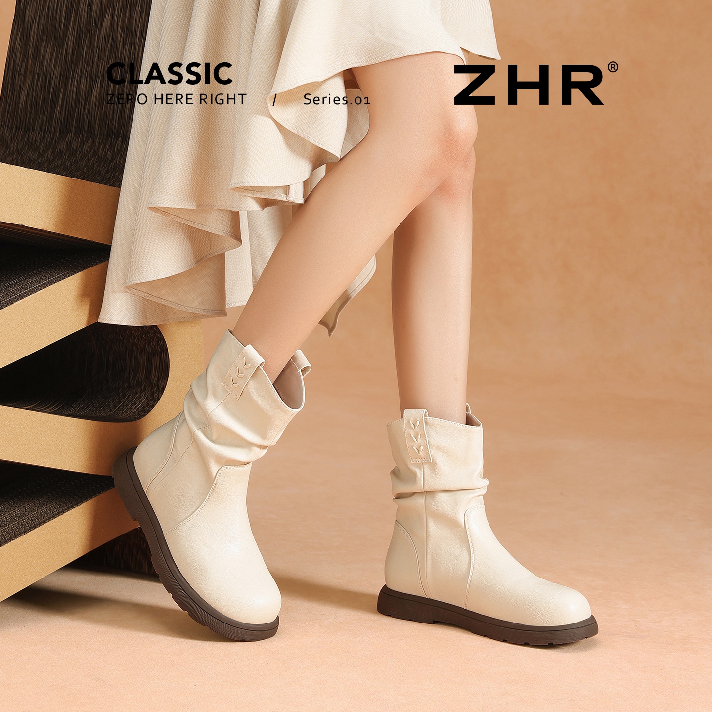 ZHR白色短靴女2025秋冬新款爆款堆堆靴平底软底马丁靴软底瘦瘦靴 - 图1