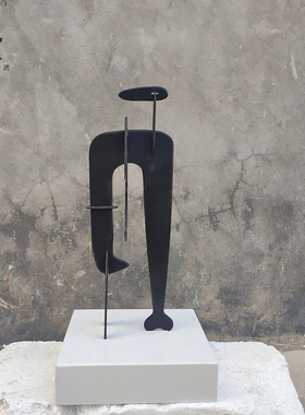 菲利普希奎利焊接钢黑色抽象雕塑