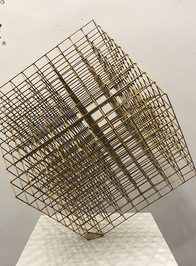 抽象艺术风会所金属几何桌面摆件