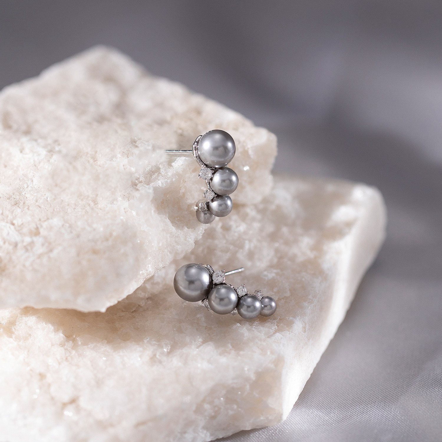 莓拉辉夜灰色仿珍珠气泡耳钉百搭简约925银饰耳饰女,淘宝优惠券,粉丝福利购,淘宝优惠卷