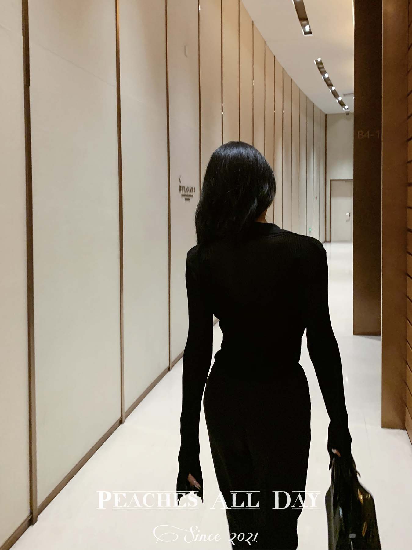 PEACHES ALL DAY巨显瘦du家显瘦纸片人百搭丝光丝短款针织上衣女 - 图0