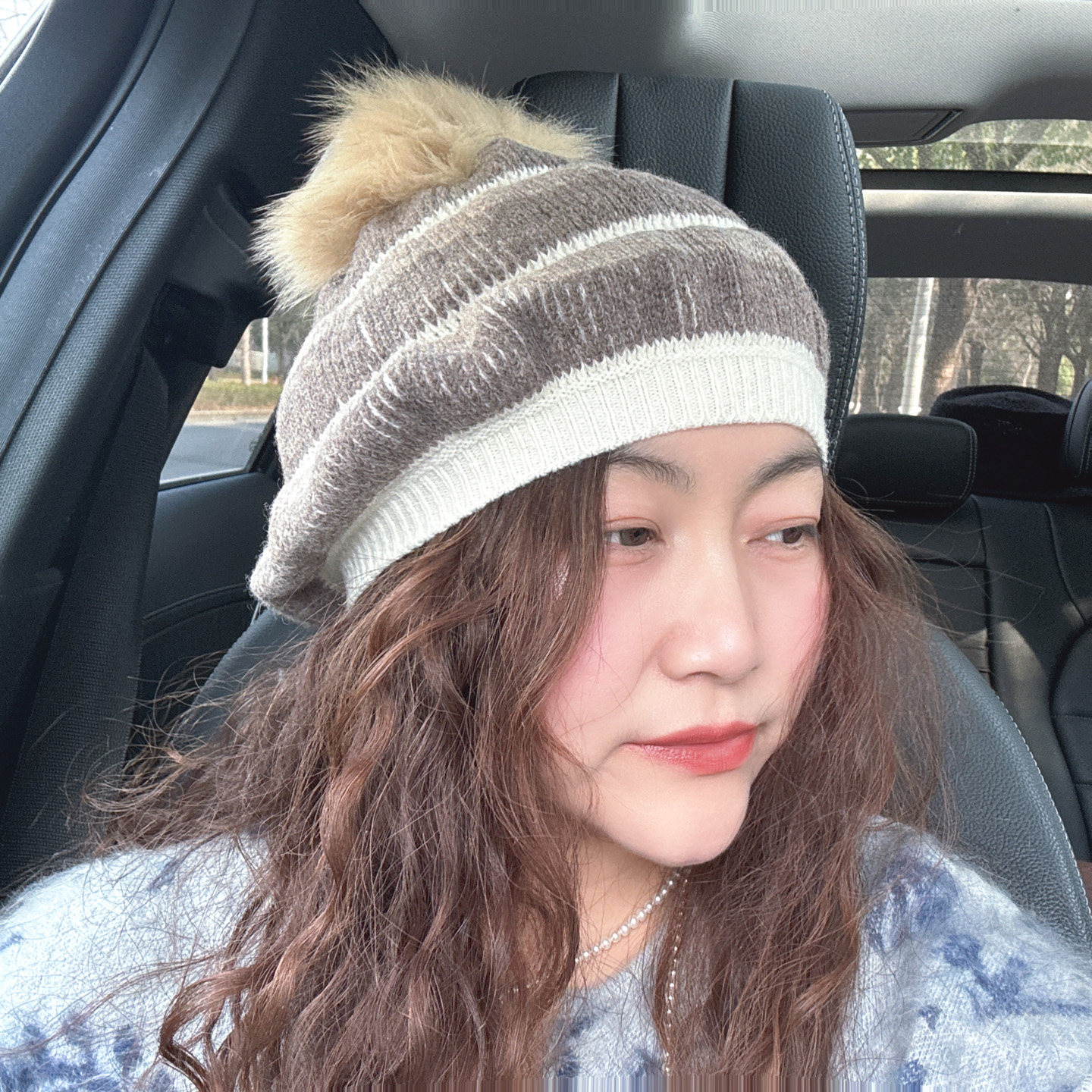 1.10现货条纹拼色毛线帽女韩国东大门代购时尚休闲毛球针织帽百搭,淘宝优惠券,粉丝福利购,淘宝优惠卷