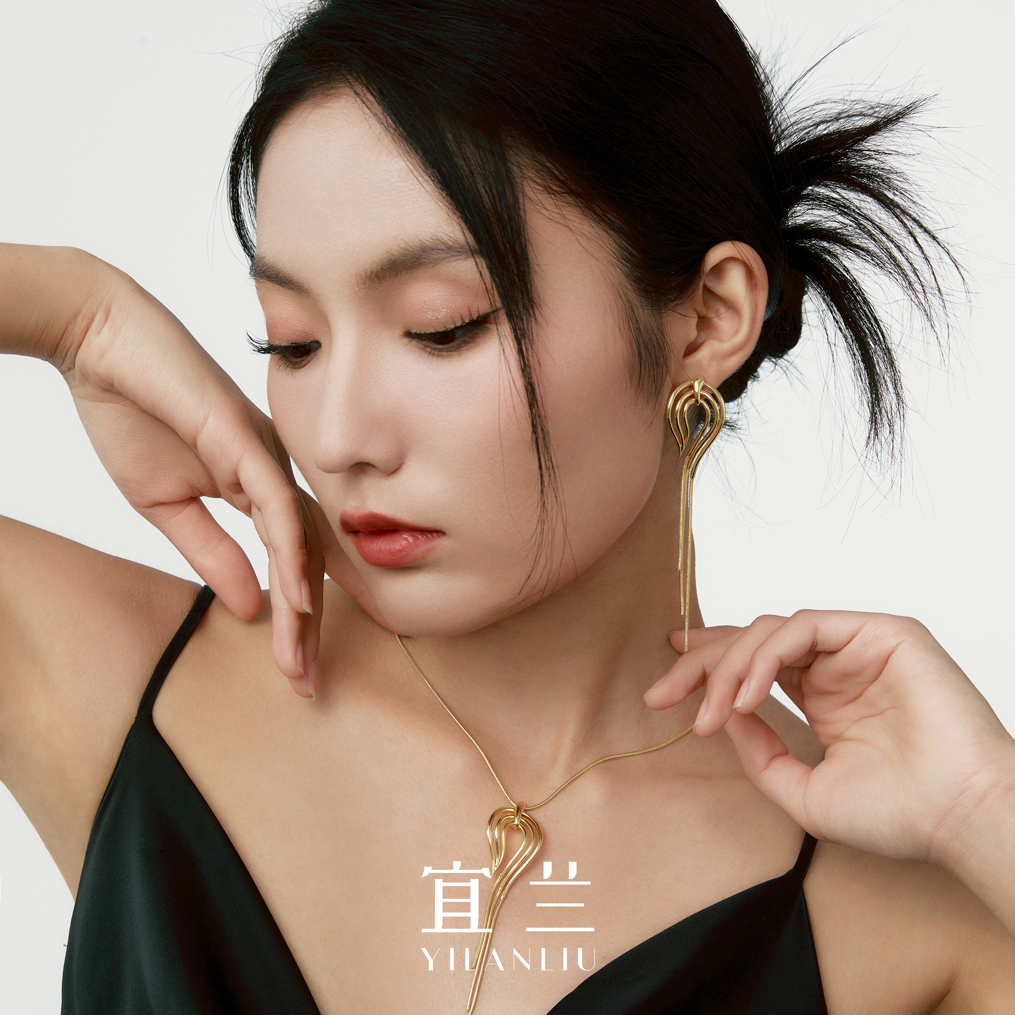 宜兰珠宝长流苏金色耳环耳钉女时尚耳饰原创优雅气质高级小众设计