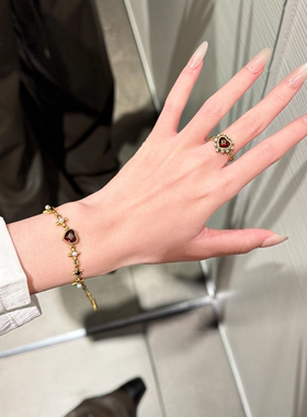 金色爱心吊坠项链女款气质锁骨链