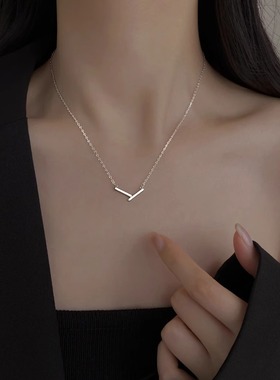 线条项链2024新款爆款女锁骨链夏