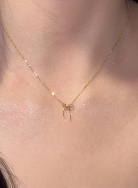 金色极细蝴蝶结项链高级感锁骨链