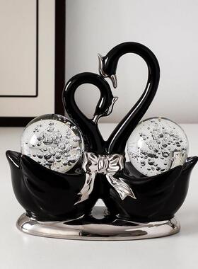 水晶球情侣天鹅陶瓷摆件现代轻奢家居玄关客厅酒柜电视柜装饰品