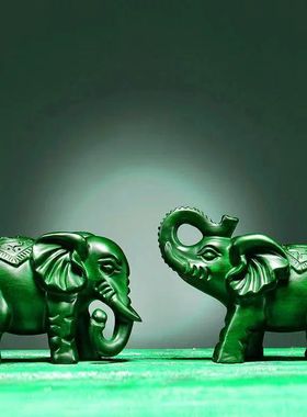绿色木雕大象摆件实木质雕刻一对