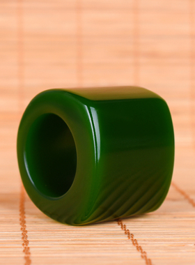 正品天然新疆和田碧玉扳指 戒指 和田玉菠菜绿碧玉满绿扳指 指环