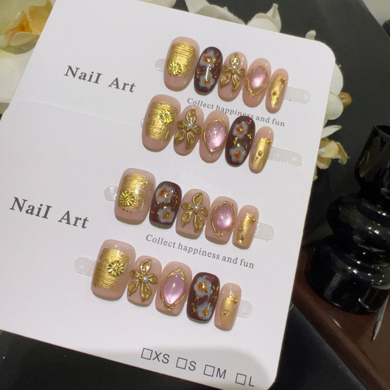 【富贵花】金属感雕花茶棕底鎏金纹理指甲立体花饰轻奢穿戴甲贴片,淘宝优惠券,粉丝福利购,淘宝优惠卷