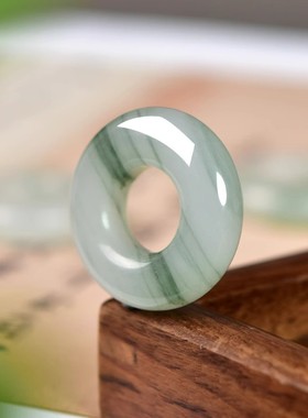 天山翠吊坠女男百搭东海玉