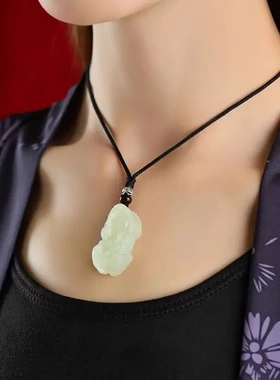 和田玉貔貅吊坠男女款项链玉石皮丘招财玉佩貔貅挂件玉坠手工雕刻