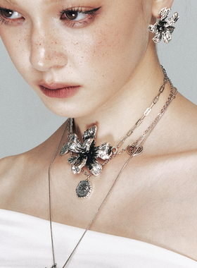 1JINN M2M 复古金属立体花朵双层锁骨链女轻奢小众设计感项链
