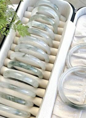 天然新疆天山翠手镯冰种女款金丝玉雪翠圆条扁条手镯飘花玉石镯子