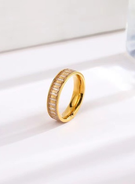 跨境新品不锈钢周圈长方形锆石戒指钛钢镶钻情侣对戒饰品厂家直供