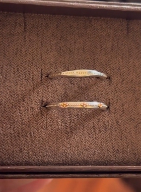 S925纯银戒指极细不撞款字母雕金