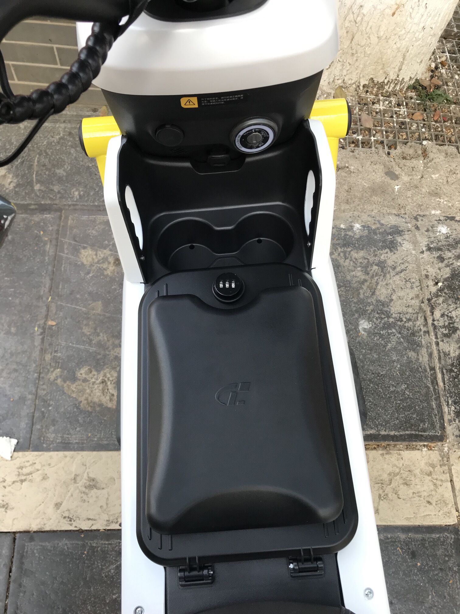 适用于小牛2025新款U2中箱UQi+儿童座椅前置储物箱小牛中置箱配件 - 图3