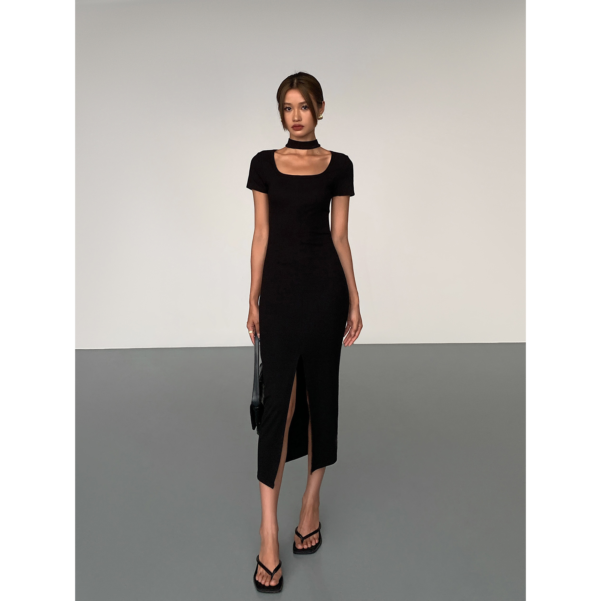 ousph性感法式开叉夏新长款女装小黑色修身连衣裙子短袖气质方领