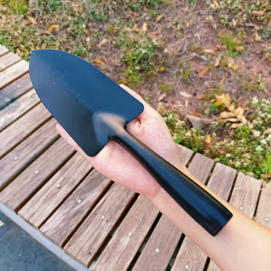 Luohua small shovel is made of stainless steel