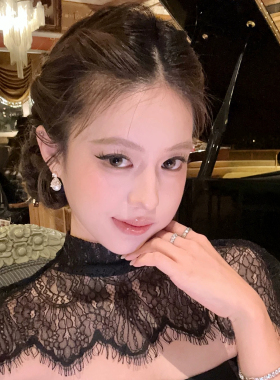 新款裙摆闪锆珍珠耳环女独特气质精致晚礼服耳饰高级感首饰