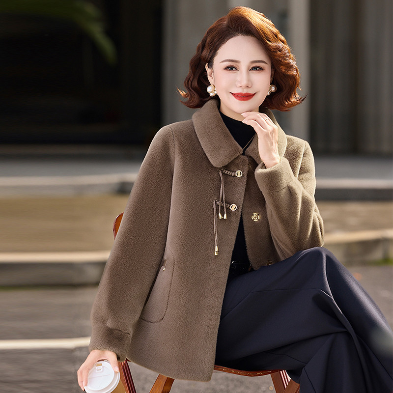 妈妈冬装水貂绒毛呢外套皮毛一体防风保暖2025新款中老年女装冬季,淘宝优惠券,粉丝福利购,淘宝优惠卷