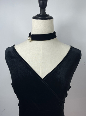 脖子遮疤神器黑色丝绒围脖