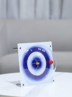 几何蓝色渐变太空立钟装饰摆件