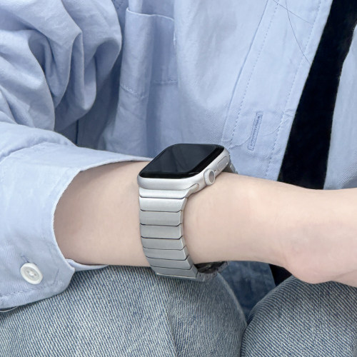 适用applewatch9一株链式蝴蝶扣金属表带苹果手表S11不锈钢iwatch10/8/7/6/5/4/SE/Ultra2套装女气质星光表带 - 图3