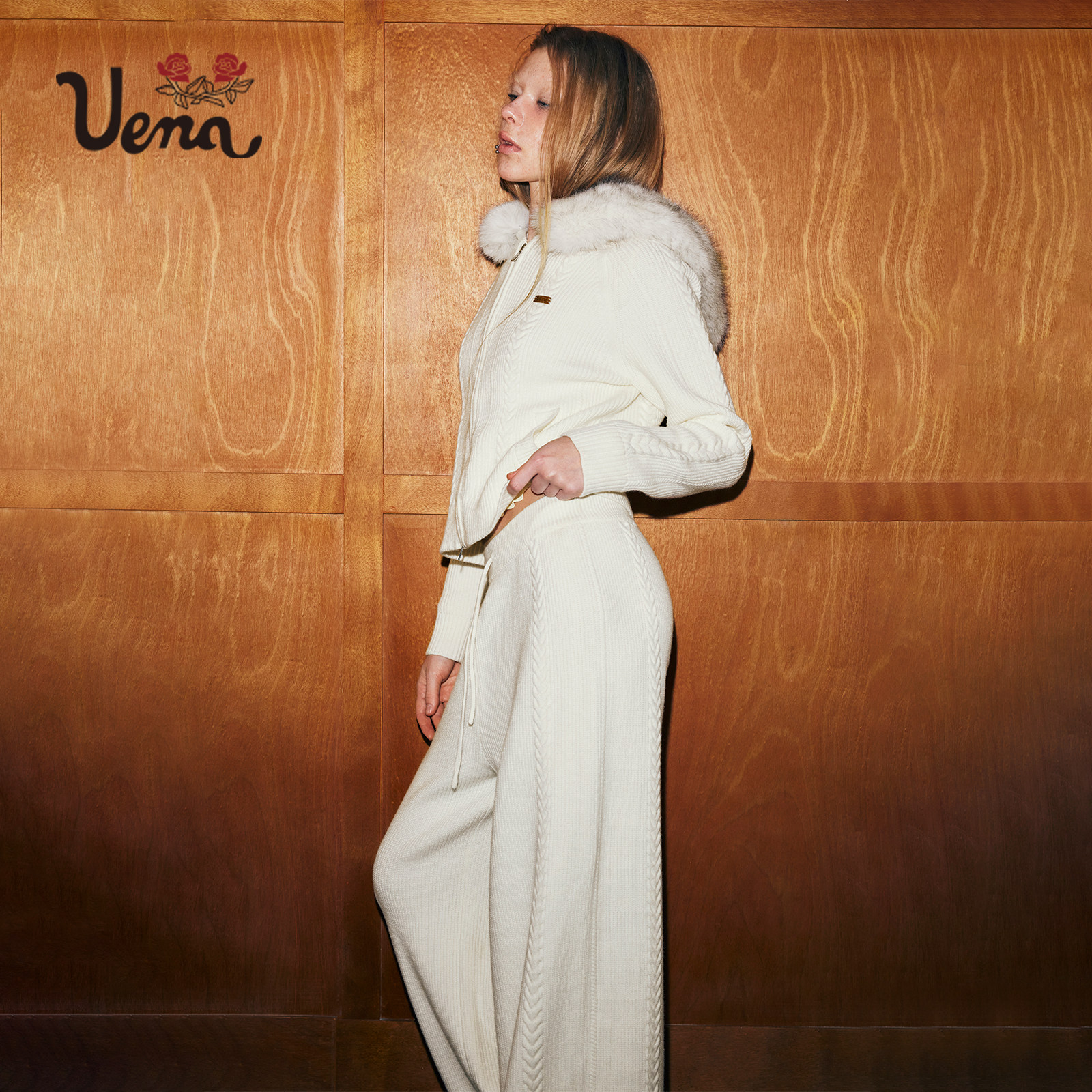 【薄云冷山】Uena白色可拆卸毛领连帽毛针织开衫直筒休闲裤套装女,淘宝优惠券,粉丝福利购,淘宝优惠卷