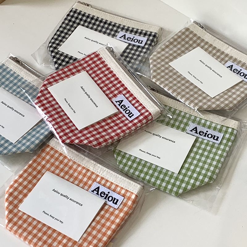 PerPer现货 | 韩国正品Aeiou彩色格纹ins风化妆包M码收纳拉链包 - 图0