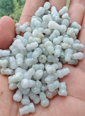 天然翡翠小葫芦配珠一手浅底色大小匀称有孔A货正品DIY佩珠批发价