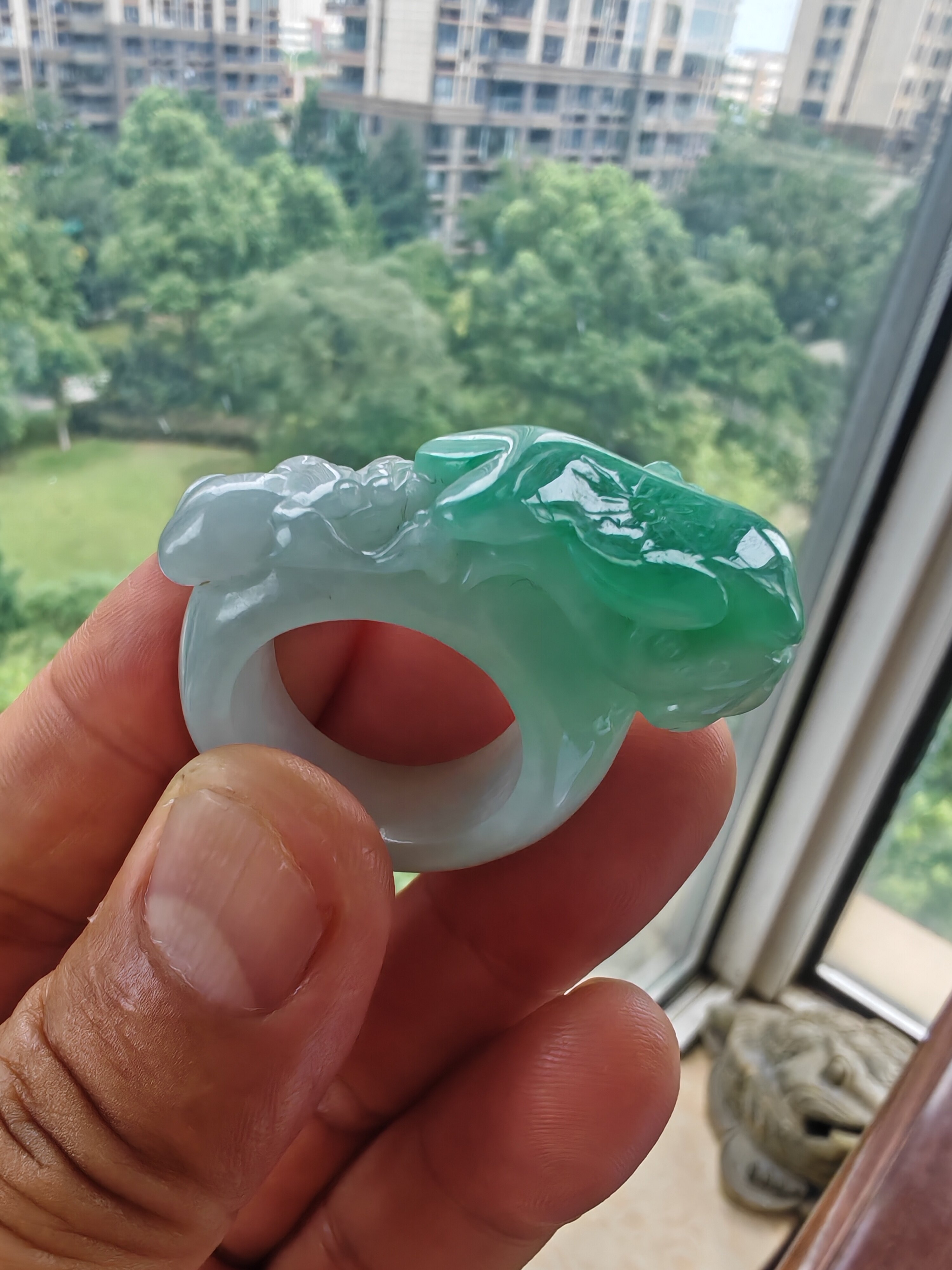 Natural jadeite A-grade Pixiu ring, green ice-transparent Burmese jadeite, men's finger ring, elegant and beautiful, great value