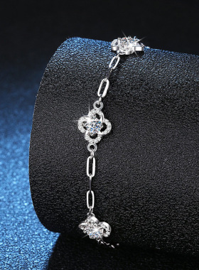 轻奢百搭四叶草莫桑石手链