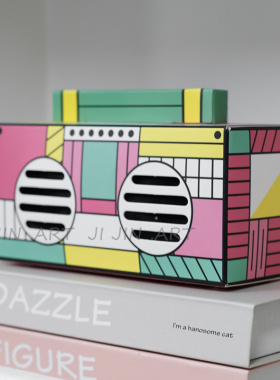 现代儿童房样板间趣味复古音响日历花瓶假书摆件套装